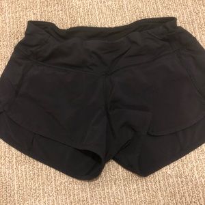 Lululemon Speed short 2.5” size 4